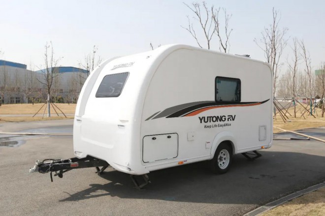 宇通T510上路拖挂（前横床布局）房车