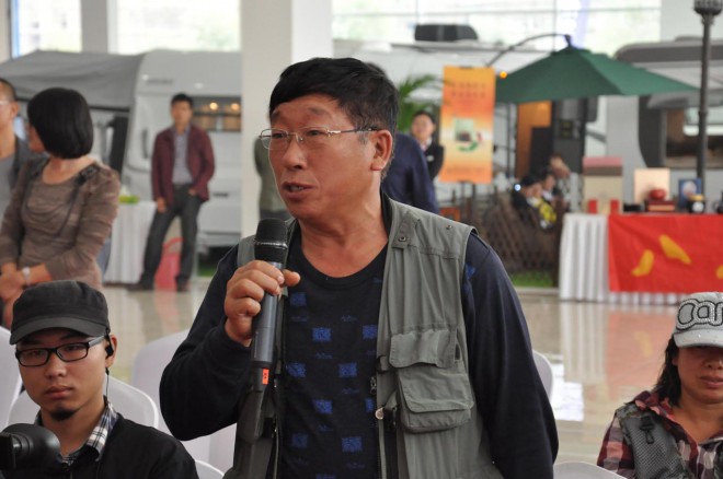 2014中国房车露营发展高峰论坛在郑州召开 房车车友互动