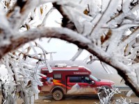 速腾房车：天寒地冻如何房车旅行？一台福特F150 LTD四驱越野房车就够了！