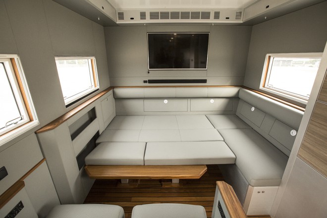 德野奔驰6X6越野房车征途者B诺马迪森房车戈壁荒漠无限征途这是描述信息