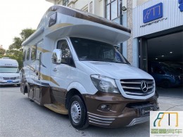 奔驰 17款奔驰双拓展C型房车