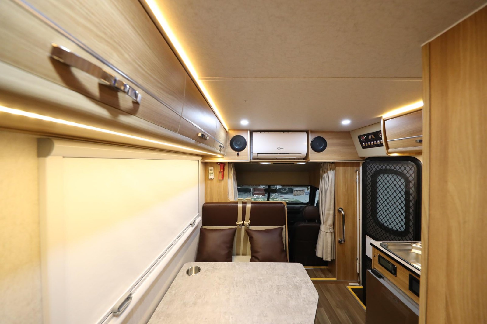 都市丛林 北汽勇士 越野房车 横床版客厅