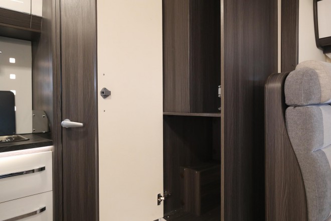 精致欧式风格、高端商务元素，“铂驰旅行家”单拓展房车 WLH_7228