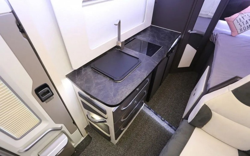 9月2日郑州房车展：赛德房车海鸥系列T型，舒适版房车引领者！15fa7472e14ec040225ba1edc056c817