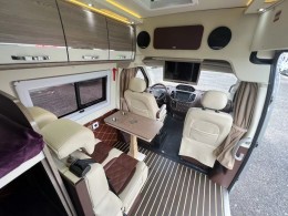 卫航 2021款V500 纵床版