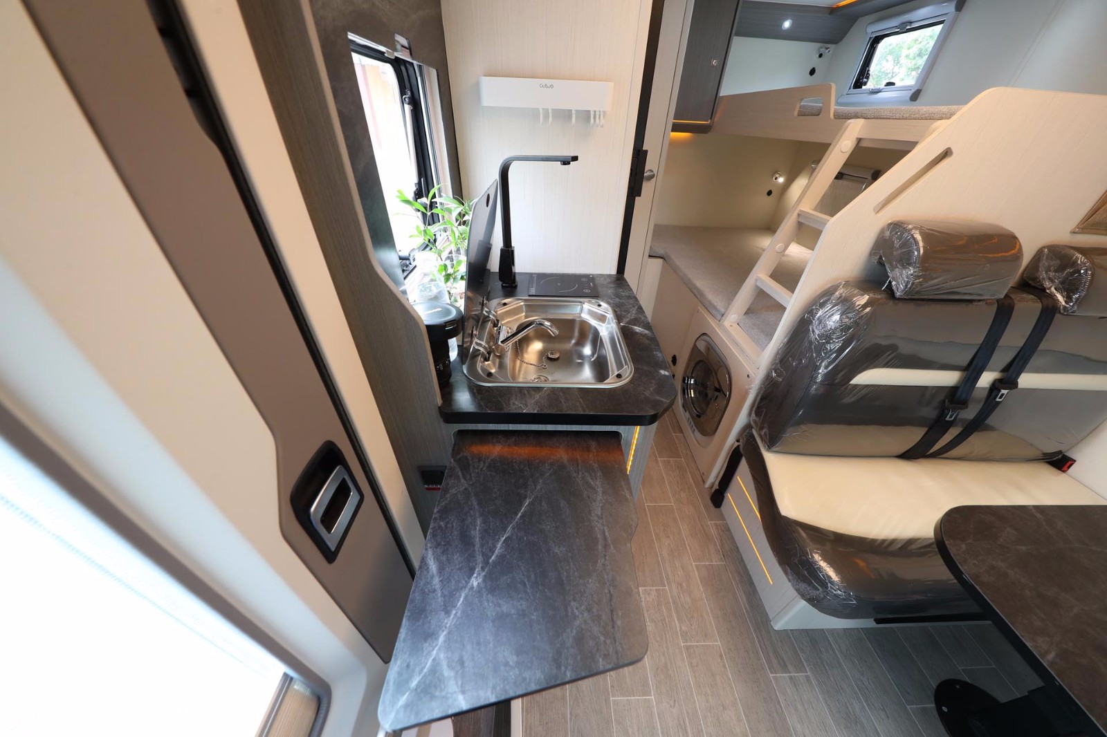 罗曼特斯 大通v90 2020款t50 t型房车厨房