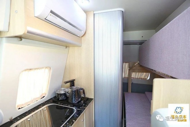 9月2日郑州房车展，福生高顶风景G9房车，乘车远望花遍野，驻足赏景遇知音！c225adbce6e31b2208f80bb290cb7166