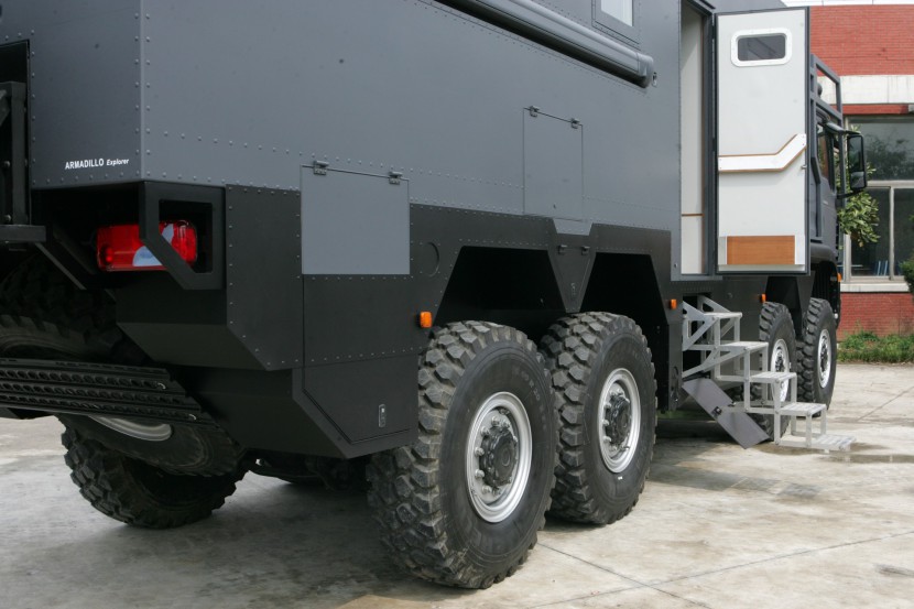 阿莫迪罗探索者e3型越野房车曼tgs8x8armadilloexplorer3mantgs8x8man