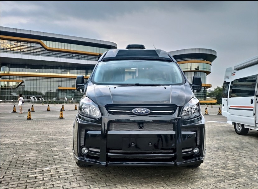 尚旅福特新全顺梦骑士豪华版，走到灯火通明，看遍世间辽阔ef387d93854ebd68c48d5924a439b0fd