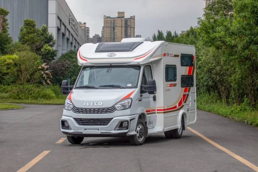 9月2日郑州房车展：金冠房车宾歌CX500豪华版，带您品味人间烟火！9906c1816a292b24f0890e20554dc7d0