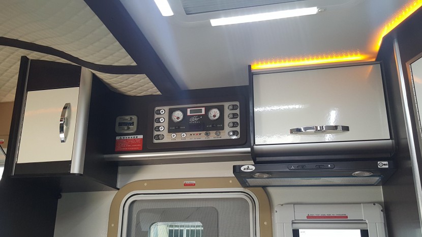 36.8万元起 盛弘房车大通C型自动挡房车 6