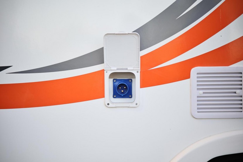 想选C型无拓房车？9月2日郑州房车展，秦帝铜爵系列QC20房车，旅居良选莫错过！bda7fd7b8d2a44aa36303d7176550934