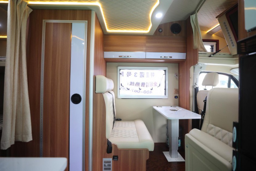 盟旅依维柯自动挡C型房车中秋钜惠价29.8万，仅限5台，15元定金抵购车款1000元45ab542d80d34512b84165c033e7be76