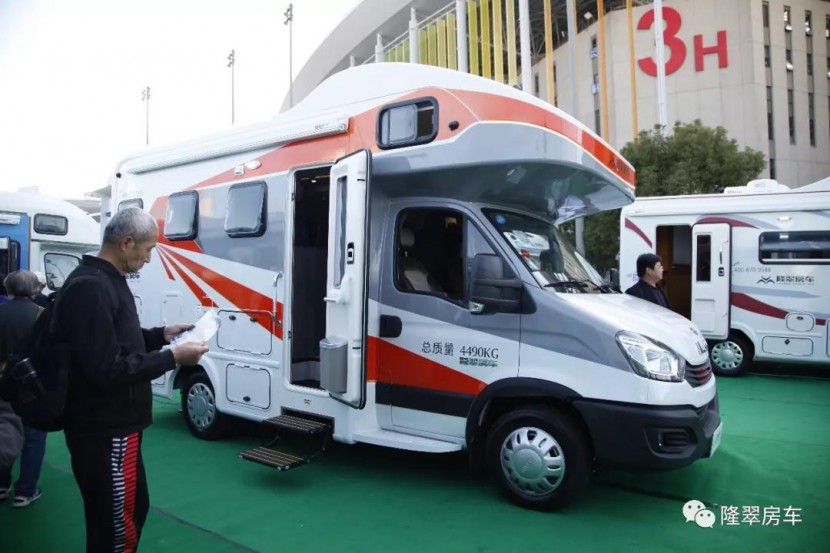 11.23杭州房车展隆翠房车畅游C终于揭开了她的面纱7e9e3d5bba7d4580a22cbbd7e88ab401