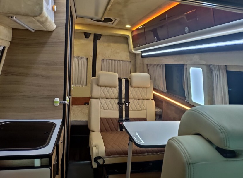 尚旅福特新全顺梦骑士豪华版，走到灯火通明，看遍世间辽阔4b127153b2c33af5a9d6ce208e3240b2