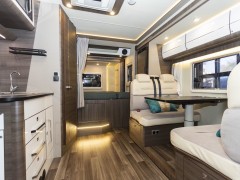 宇通 2021款2021款C533旗舰版双拓展