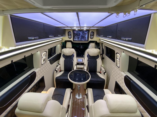 福客特房车2020款“黑骑士”迈巴赫版B布局41.6万元8be52beba17f4afaae60d74a6fe0ee6f