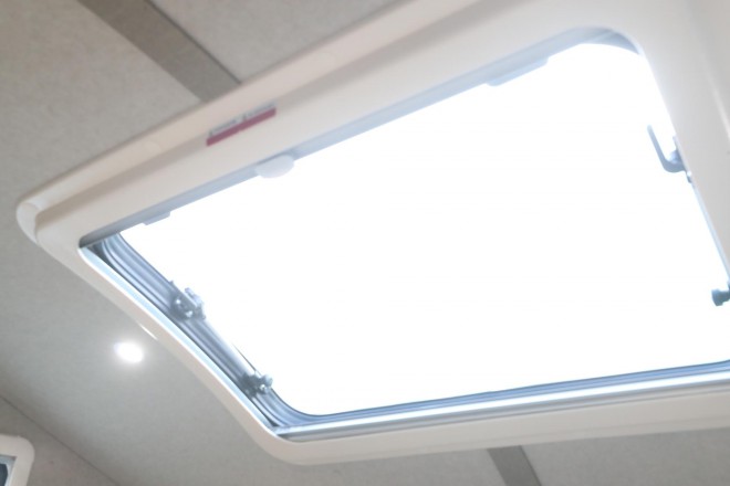 拓锐斯特“欧畅版TIC-621A”依维柯双拓展C型房车 WLH_6865