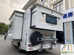 大驰 22款大驰蛮牛C型双拓展房车