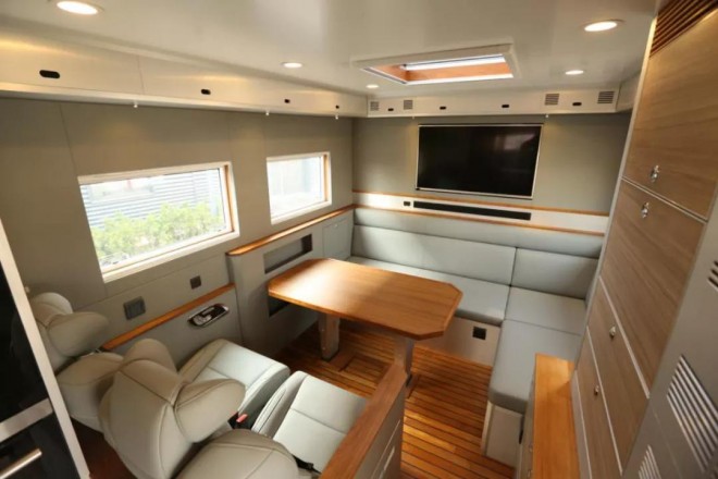 房车旅行的领航者17e045fde64446a0a73a1d3755ab6529