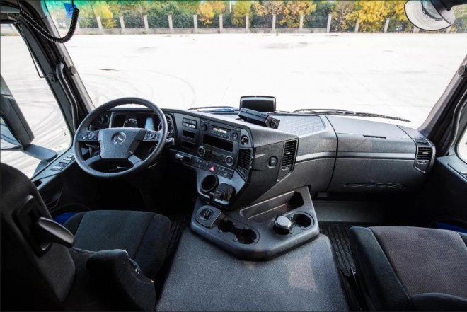 诺马迪森-“领航者F”8×8高端越野房车——追寻星辰大海、探索生命之辽阔（二）b44bf2006e2940bf9cc92754ab80ee9e