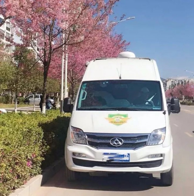 新飞大通V80加长轴B型房车
