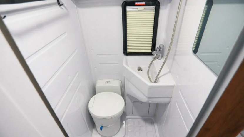 9月2日郑州房车展——法美瑞房车现代，陪你披荆斩棘，踏遍山川！a565c3495cfb831e8a89c626c3e56486