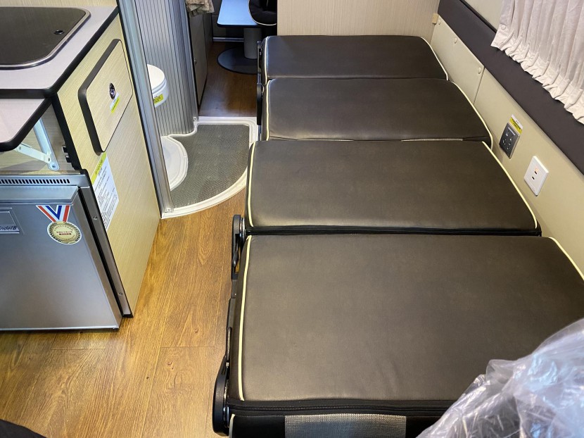 6.5洛阳房车展福客特房车携网红黑骑士、逸途、至尊系列商务B型华丽亮相f4541328dc0c4483890aeb613b9f9302