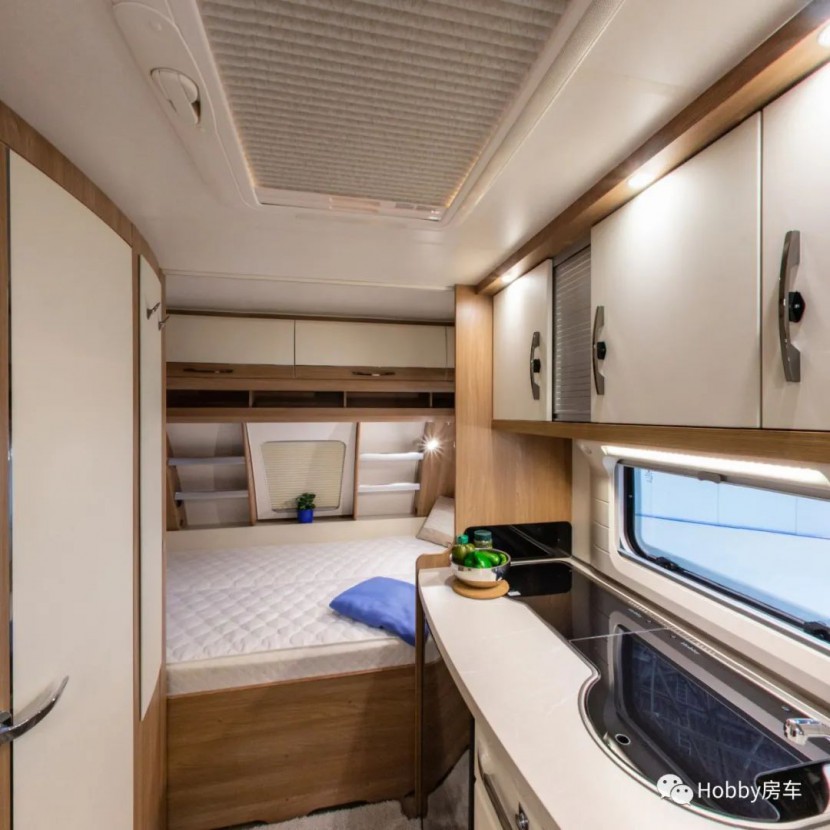 Hobby房车|豪华版455UF，一款自带“氛围感”的拖挂房车！图片