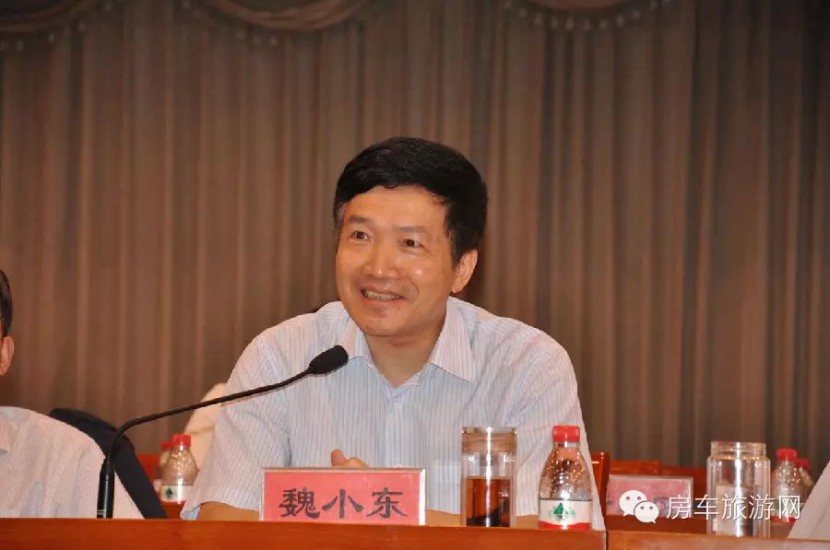 中汽协叶盛基秘书长出席2014中国（鹤壁）电子信息汽车电子电器产业发展合作交流会