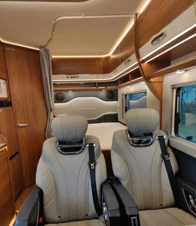 5ee14ba3279b9789e882243b76