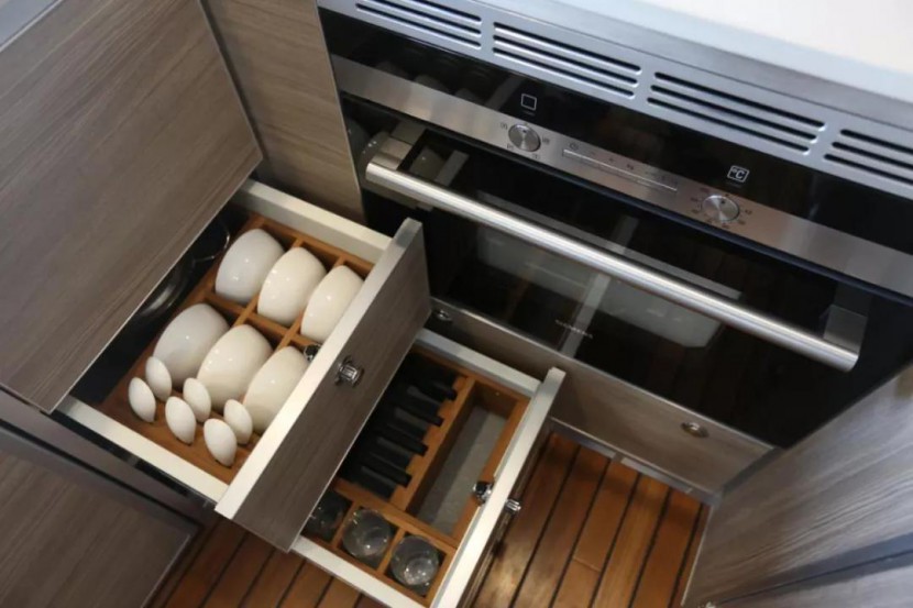 诺马迪森新款“驰骋者”——不超六米的C本蓝牌越野房车（内饰篇）9aeec57a6b9a4cd69afddf60d6b624fd