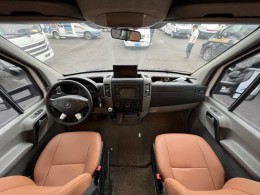 金冠 斯宾特大额头 C型房车