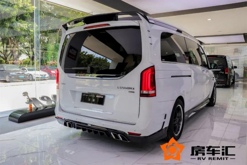 看完罗伦士LS560MX天幕版，埃尔法都要靠边站，雷克萨斯LM也不够看？10.jpg