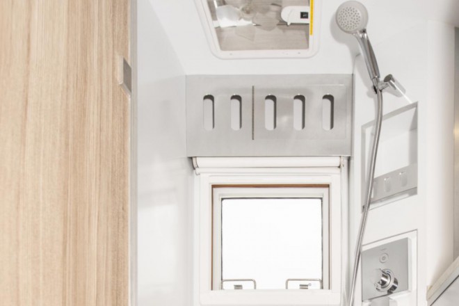 德野诺玛迪森“穿越者M”越野房车：C本蓝牌，颜值、实力并存的越野房车