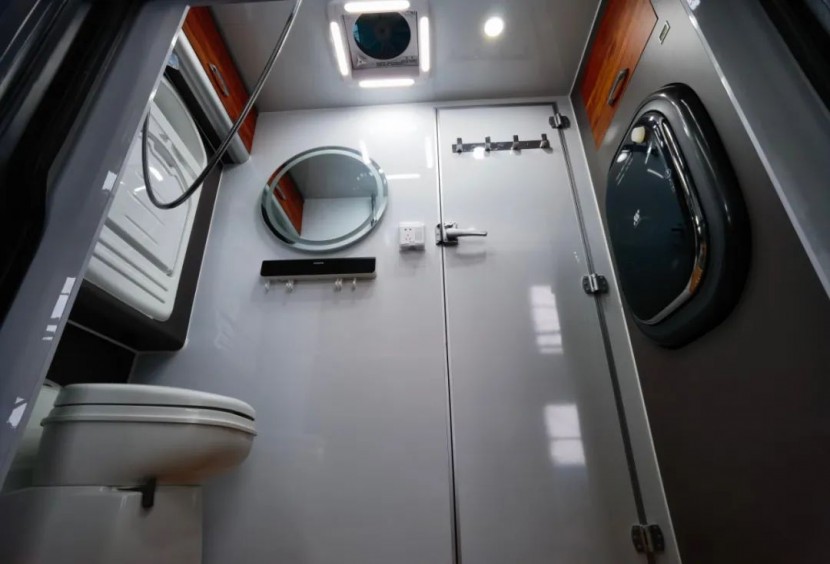 将量身定制进行到底，硬派越野房车东风挑战者“特定版”，9月2日郑州房车展，与您不见不散！7b33aeeecfcd6a0a8005c54845799875