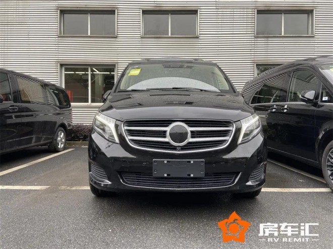 奔驰V-class全隔断MPV商务车,为什么备受老板明星们的喜欢?2.jpg