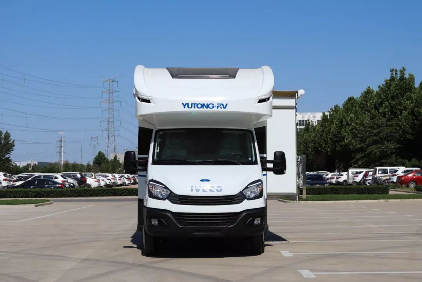 宇通房车：体验专属舒适旅行，国产依维柯单拓房车上线啦~
