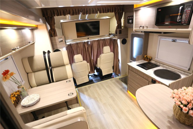 拓锐斯特依维柯C型欧尚版TIC-610A 53.8万起 2E1A3381