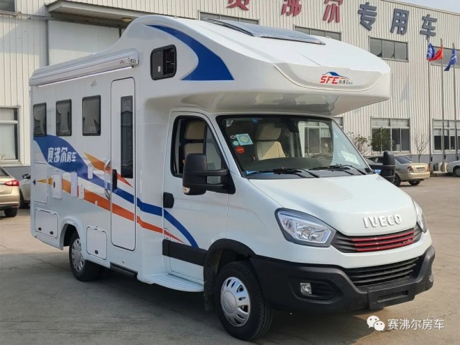 9月2日郑州房车展，赛沸尔依维柯C型双拓展房车，自由恒定久远，优雅永不过时！
