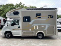 2022 款隆翠凯歌 C620 依维柯欧胜C型房车 隆翠依维柯