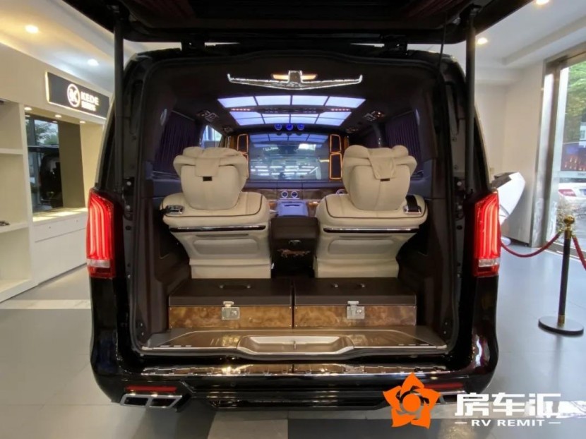 2020款圣母峰巅峰版，黑金四座，镀金立标，语音智能交互，太牛了！6.jpg