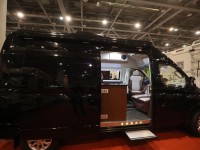 爱旅途2020款大通V80全新布局B型（纵置上下铺）房车