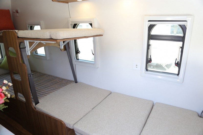 新飞拖挂房车 9.98万元 IMG_9608