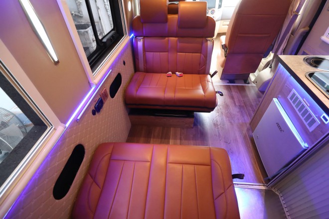 老张定制款——高清实拍2019款顺之旅东风御风自动挡B型房车 WLH_6067