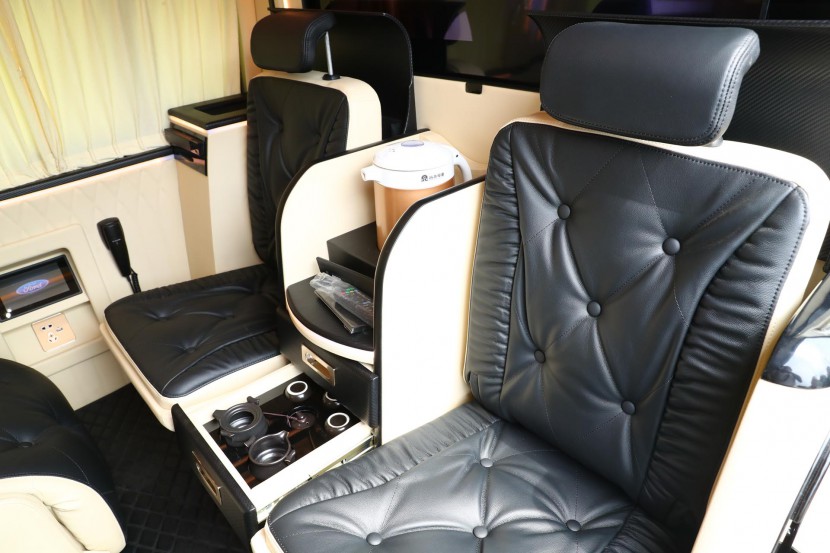 异形顶房车，庄重大气商务气息福客特家族独有尊崇格调 官方指导价56.6万元 17