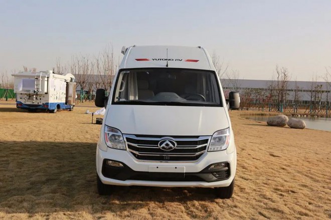 宇通大通V80国六B310舒适版房车（横置床）