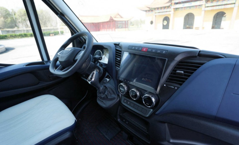 9月2日郑州房车展：赛德房车猎鹰2号C型无拓版，满怀热爱，追逐山海！2982c599a828fe139b6b12e76a8b9f31