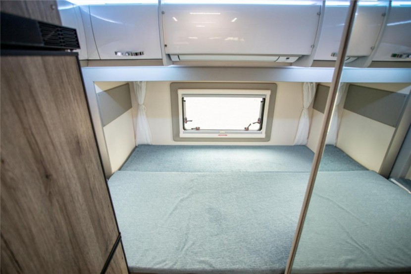 9月2日郑州房车展：霍夫勒房车大白鲨后拓版，出发，满载幸福与温馨！249bee4f36d9e4f2ee08b2e9911aa567