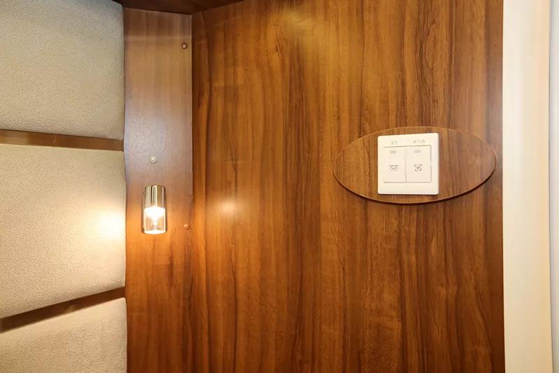 体验专属舒适旅行，宇通国产依维柯C型单拓房车390319536ce844bab7e0b0f622e88c08